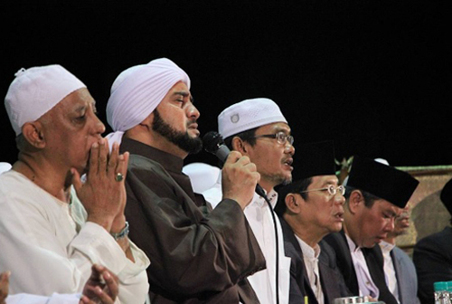 Gebyar Sholawat bersama Habib Syech di Darul Quran- Part 01
