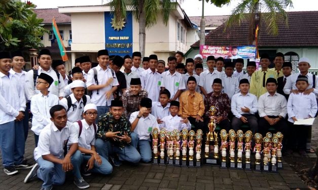 MI, MTs, MA Darul Quran Raih Juara Umum Aksioma 2017