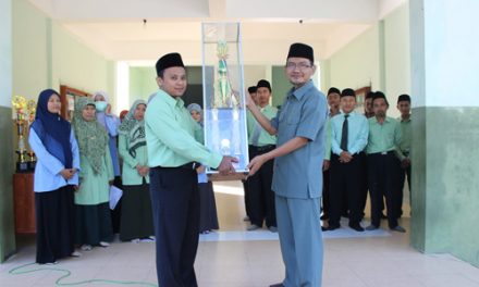 MTs-MA Darul Quran Juara Umum Aksioma Tingkat Kabupaten 2015
