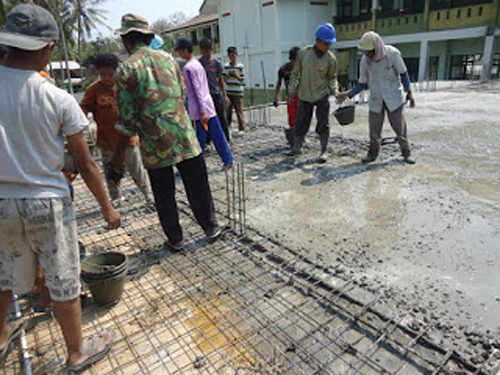 Ngecor Ladang Shodaqoh Para Santri