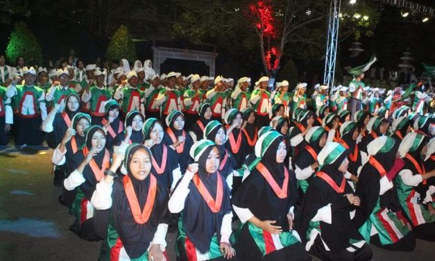 Drama Kolosal Seribu Santri “Kiblat Bumi Nusa” Santri Pondok Pesantren Darul Qur’an Wal Irsyad