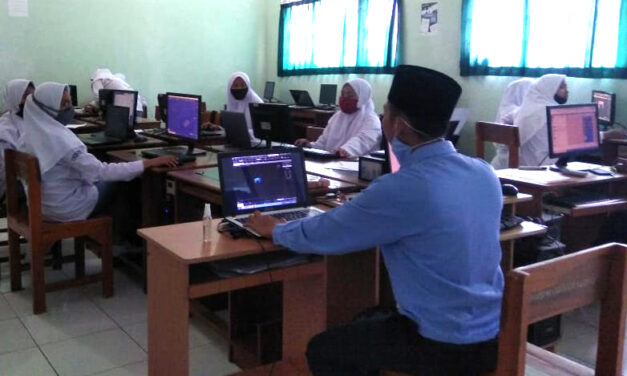 Siswa Laju SMK Darul Qur’an Kembali Ikuti KBM Tatap Muka