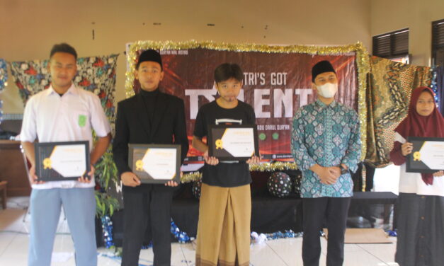 Penutupan English Intensive Program