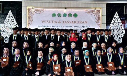 Sebanyak 369 Siswa Darul Qur’an Di Wisuda