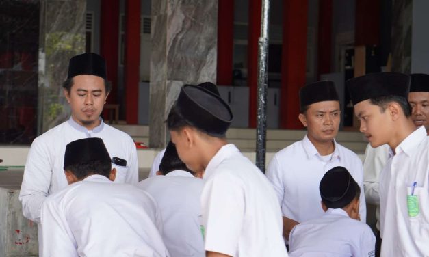 Khidmat, Guru dan Siswa Darul Qur’an Laksanakan Halal Bihalal