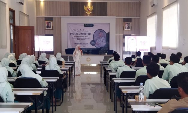 Santri MA Darul Quran Ikuti Pelatihan Digital Marketing
